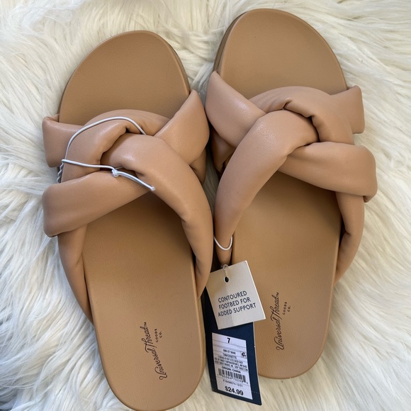 🆕NWT Universal Thread sandals - Picture 2 of 3